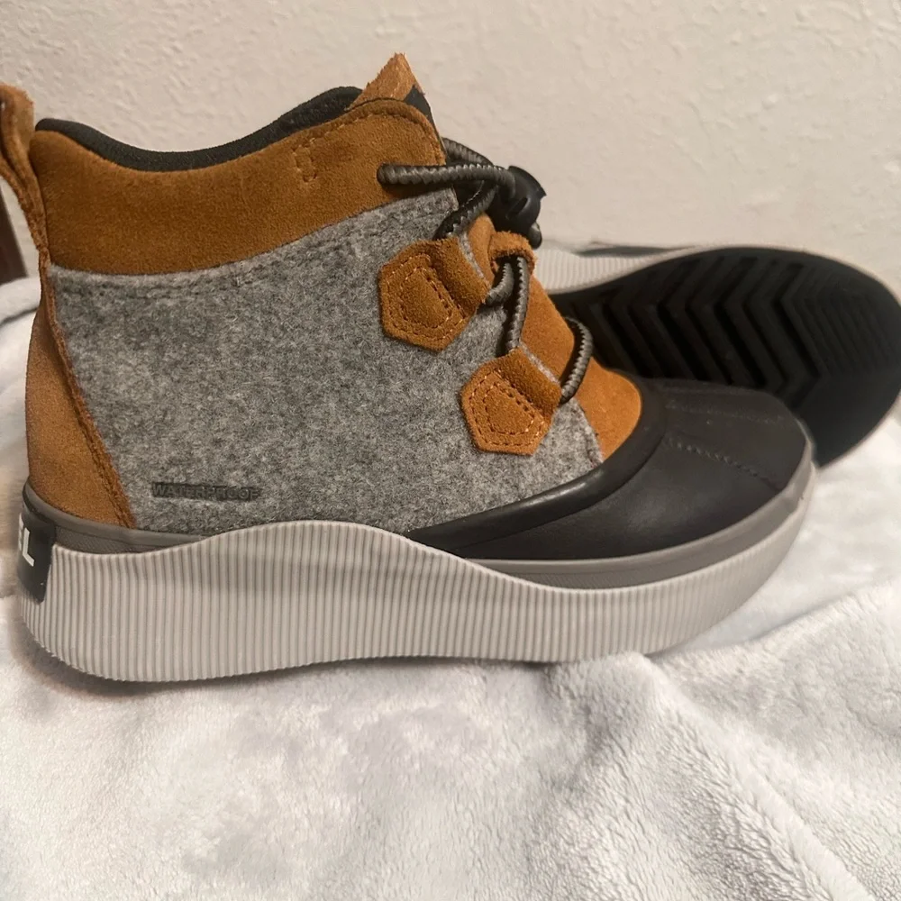 Sorel Out N About‎ IV Classic Waterproof Duck Boots Kids Sz 3.